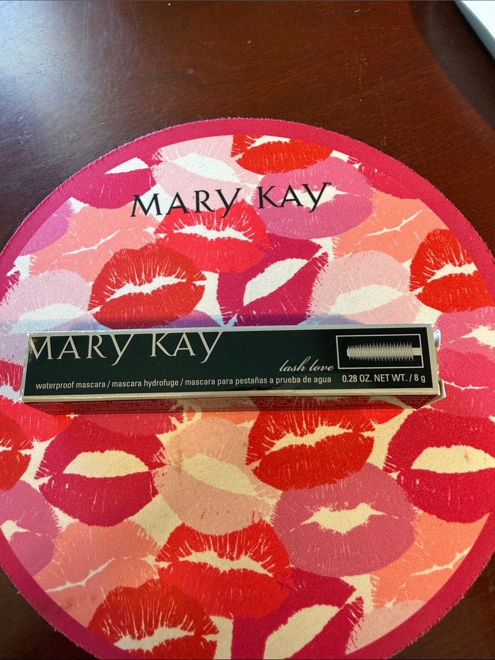 Mary Kay Lash Love Waterproof Mascara - Black on Pink/Red Lip Print Pad